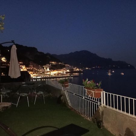 Appartamento Di Raphael Con Discesa Privata Al Mare Amalfi Exteriör bild
