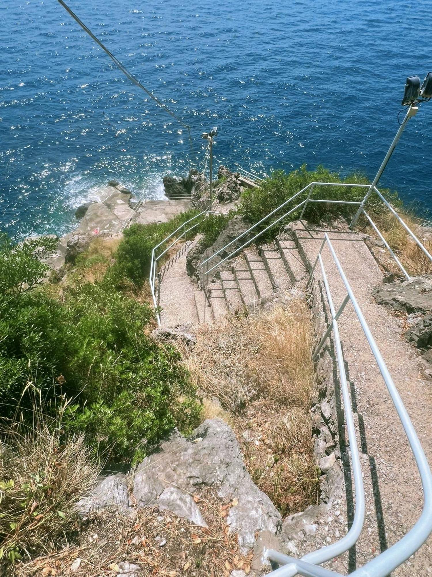 Appartamento Di Raphael Con Discesa Privata Al Mare Amalfi Exteriör bild