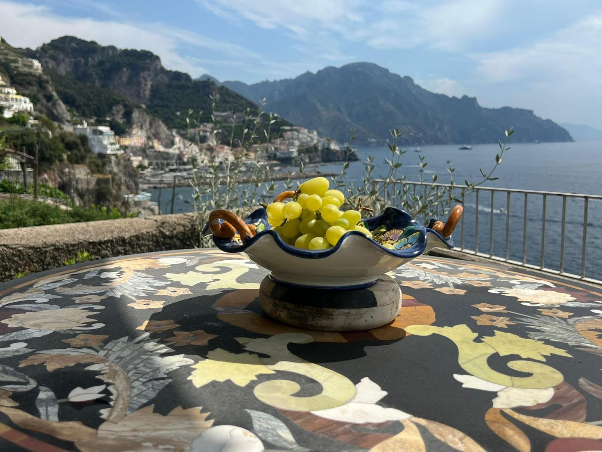 Appartamento Di Raphael Con Discesa Privata Al Mare Amalfi Exteriör bild